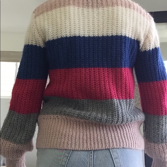 Colorful Abercrombie and Fitch sweater size S - Picture 2 of 3